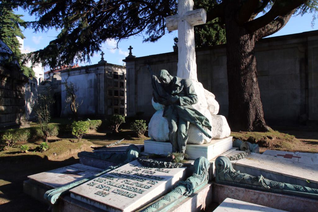 En este momento estás viendo Celebra Samaín con una visita caracterizada en el cementerio de Vigo